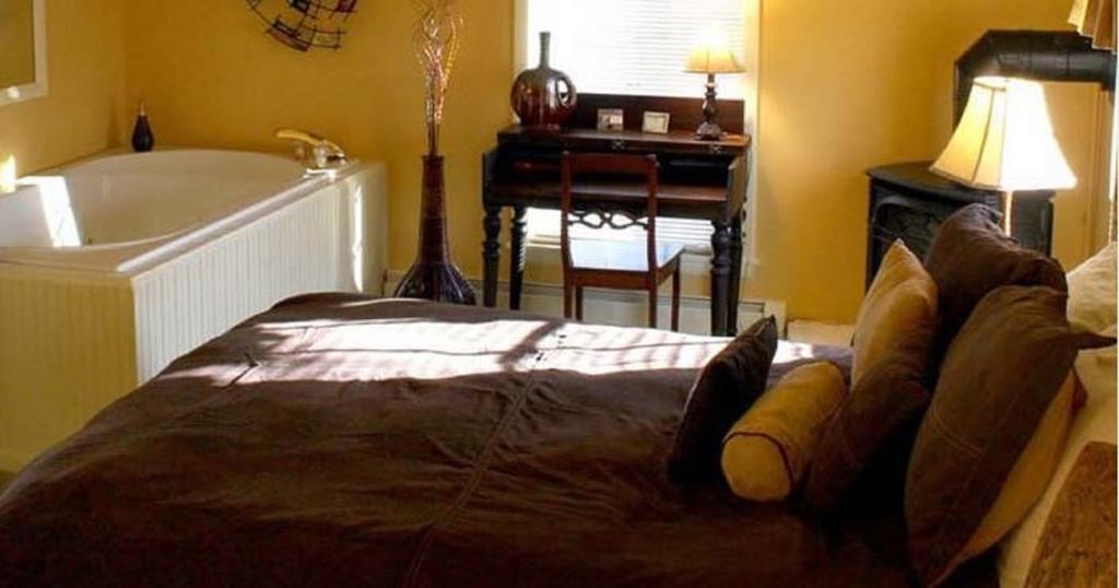 Munro House Bed And Breakfast Jonesville Zimmer foto