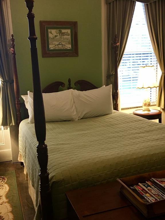 Munro House Bed And Breakfast Jonesville Exterior foto